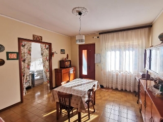 zoom immagine (Casa a schiera 225 mq, soggiorno, 3 camere, zona San Giovanni Ilarione)