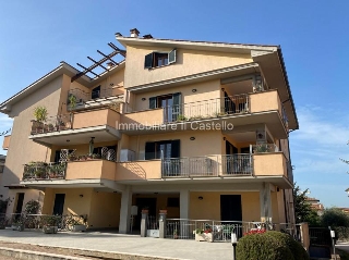 zoom immagine (Appartamento 140 mq, soggiorno, 3 camere, zona Castiglione del Lago - Centro)