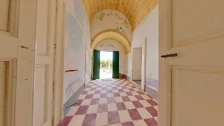 zoom immagine (Palazzo 415 mq, 9 camere, zona Specchia - Centro)