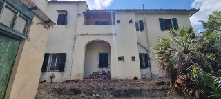 zoom immagine (Casa singola 400 mq, soggiorno, 5 camere, zona Galluzzo / Certosa)