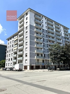 zoom immagine (Appartamento 122 mq, soggiorno, 3 camere, zona Santa Rita)