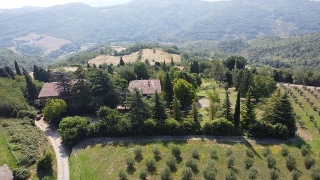 zoom immagine (Villa 350 mq, soggiorno, 4 camere, zona San Lazzaro di Savena)