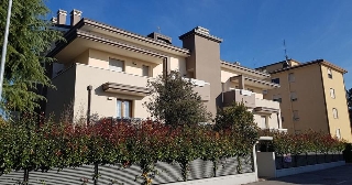 zoom immagine (Appartamento 150 mq, soggiorno, 3 camere, zona Arcella - San Carlo)