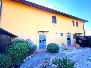 zoom immagine (Casa singola 100 mq, soggiorno, 2 camere, zona San Giorgio a Colonica)