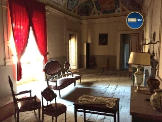 zoom immagine (Palazzo 1500 mq, soggiorno, 13 camere, zona Arcevia - Centro)